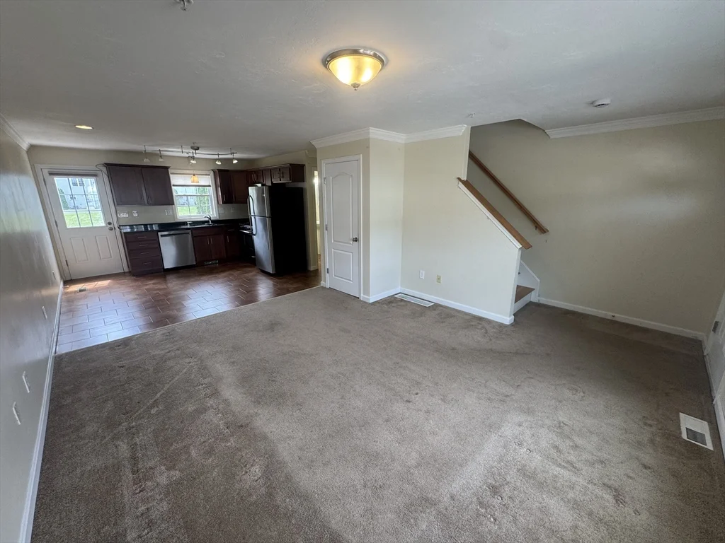 2 bed, 1 bath apartment for rent at 14 Merrimac Way Unit E, Tyngsborough — photo 23 of 35