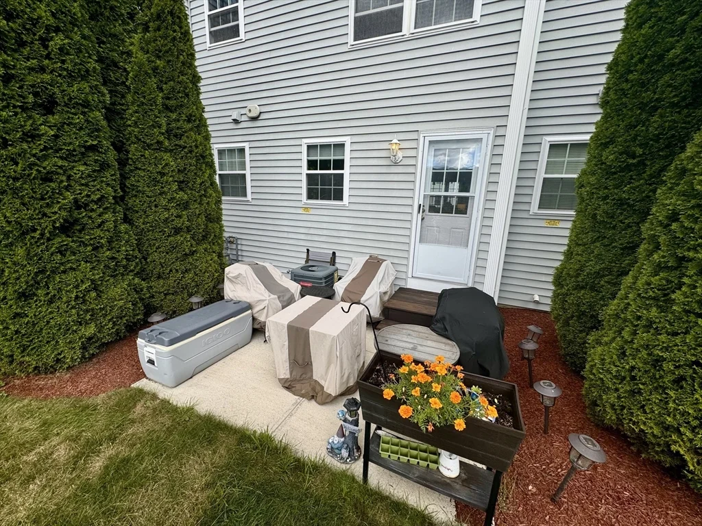 2 bed, 1 bath apartment for rent at 14 Merrimac Way Unit E, Tyngsborough — photo 14 of 35