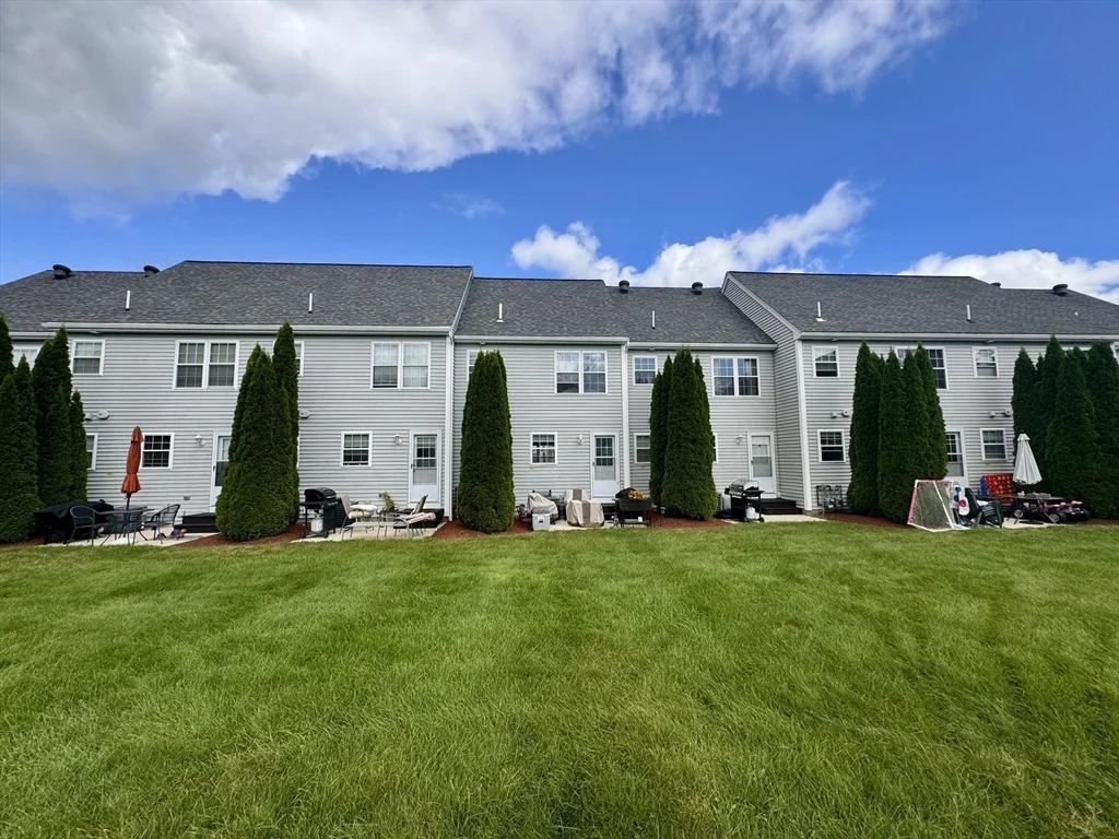 2 bed, 1 bath apartment for rent at 14 Merrimac Way Unit E, Tyngsborough — photo 15 of 35