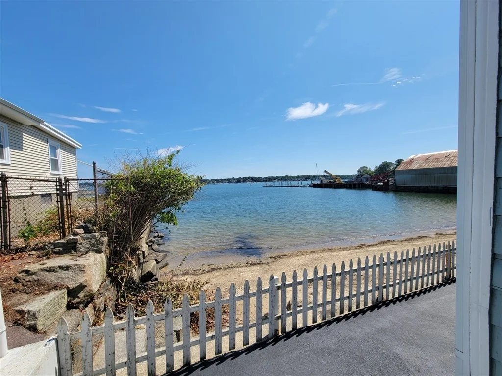 3 bed, 1 bath apartment for rent at 14 Messervy Unit 2, Salem — photo 1 of 14