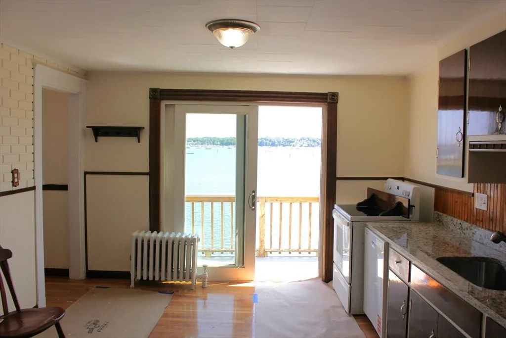 3 bed, 1 bath apartment for rent at 14 Messervy Unit 2, Salem — photo 10 of 14