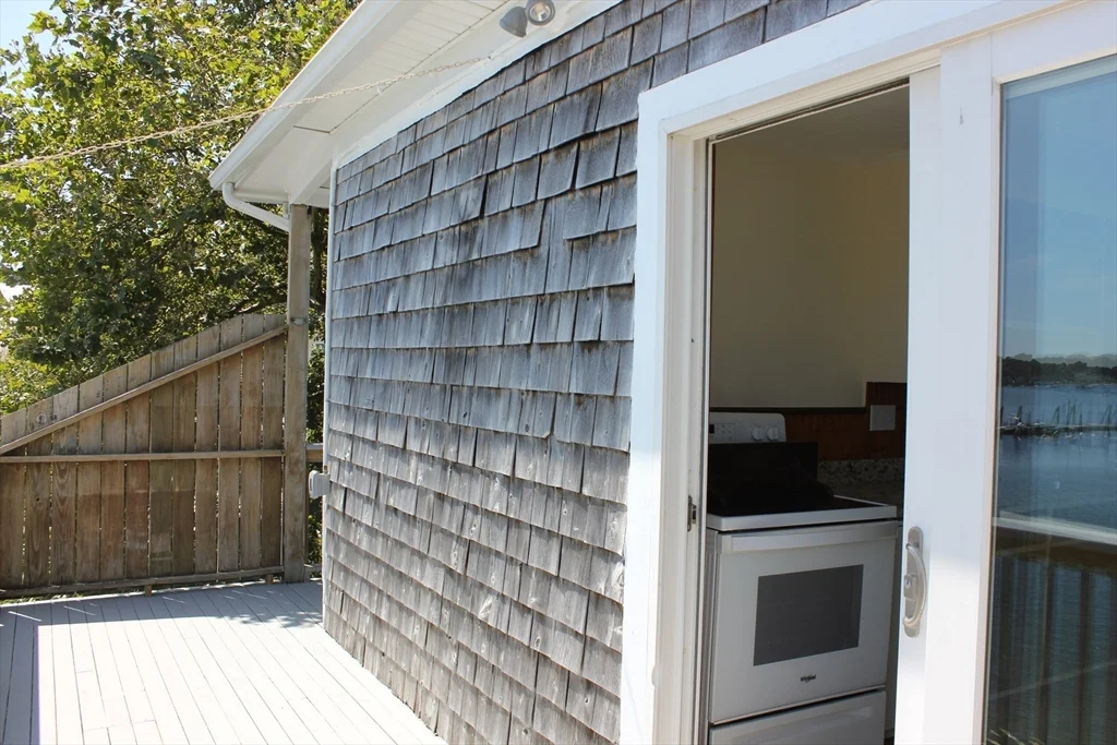 3 bed, 1 bath apartment for rent at 14 Messervy Unit 2, Salem — photo 12 of 14