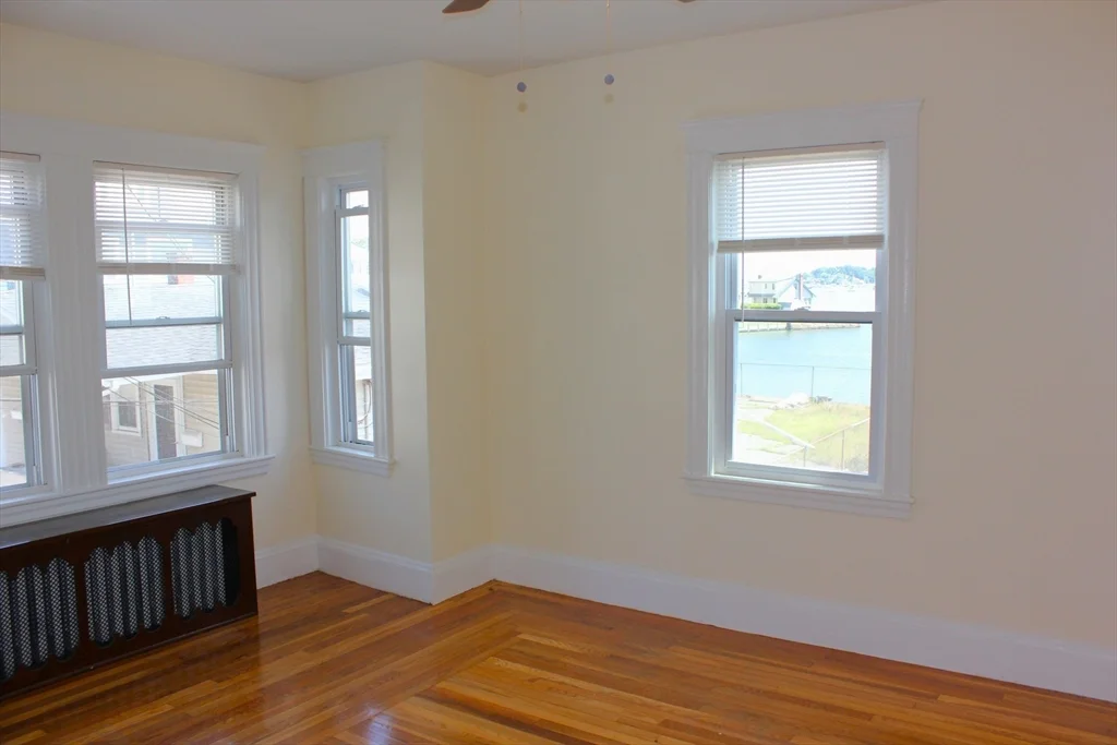 3 bed, 1 bath apartment for rent at 14 Messervy Unit 2, Salem — photo 2 of 14