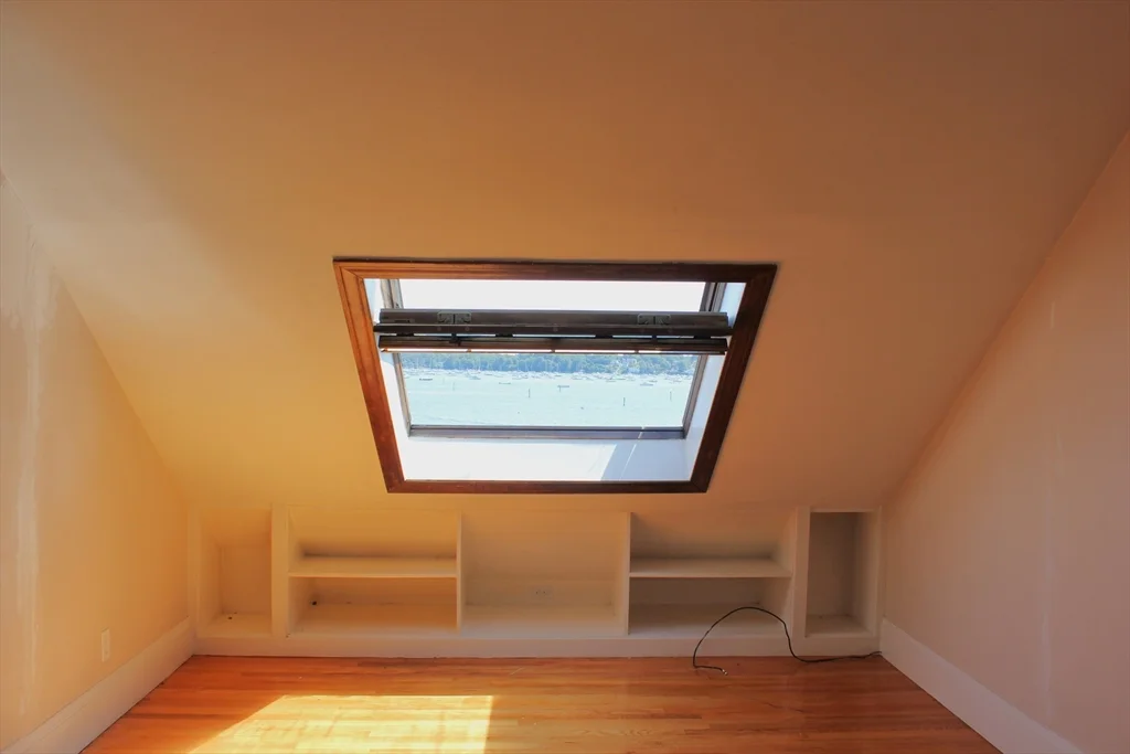 3 bed, 1 bath apartment for rent at 14 Messervy Unit 3, Salem — photo 4 of 9