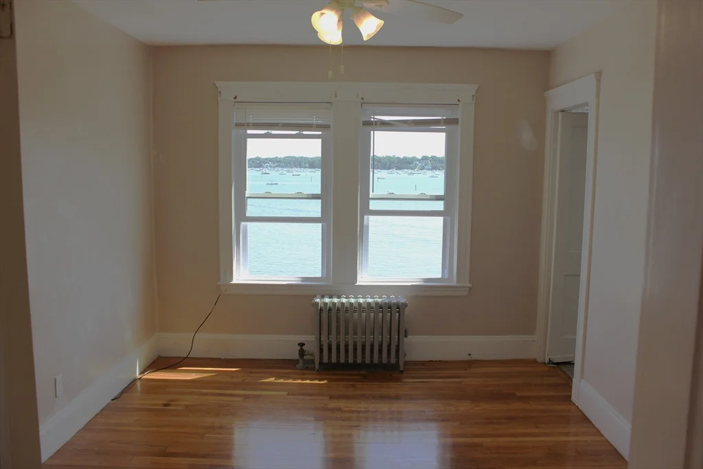 3 bed, 1 bath apartment for rent at 14 Messervy Unit 3, Salem — photo 6 of 9