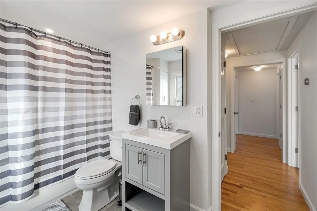 3 bed, 2 bath apartment for rent at 14 Michael Way Unit 14, Wellington-Harrington — photo 8 of 18