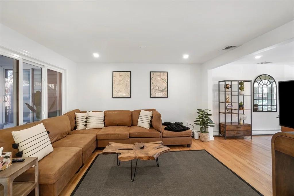 3 bed, 2 bath apartment for rent at 14 Michael Way Unit 14, Wellington-Harrington — photo 5 of 18