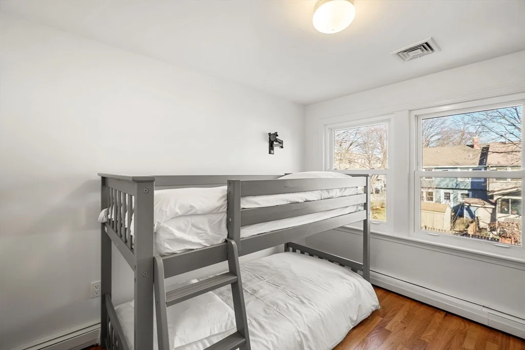 3 bed, 2 bath apartment for rent at 14 Michael Way, Wellington-Harrington — photo 8 of 13