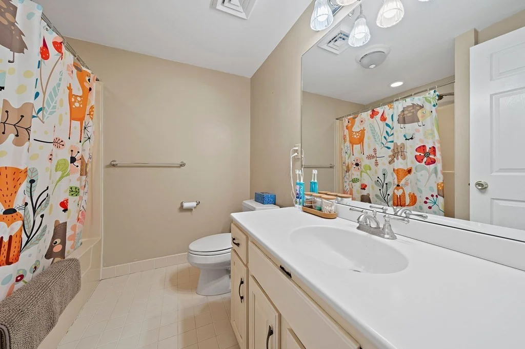 3 bed, 2 bath apartment for rent at 14 Mitchell Grant Way Unit 14, Bedford — photo 16 of 28