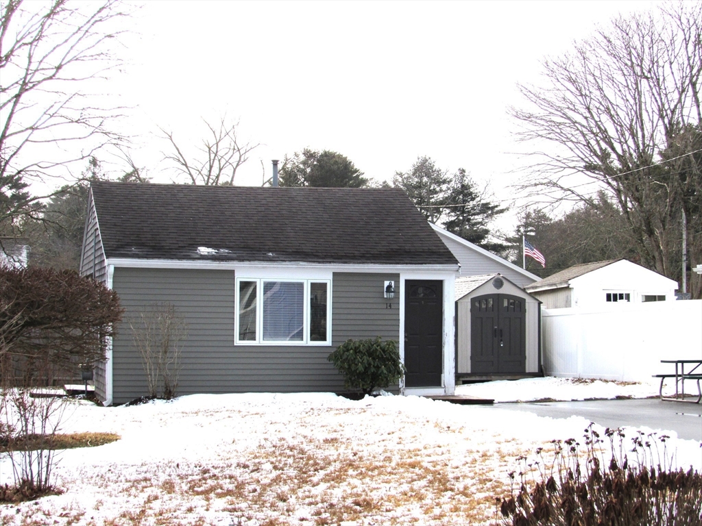 1 bed, 1 bath apartment for rent at 14 Monack Rd Unit 0, Buzzards Bay — photo 1 of 18