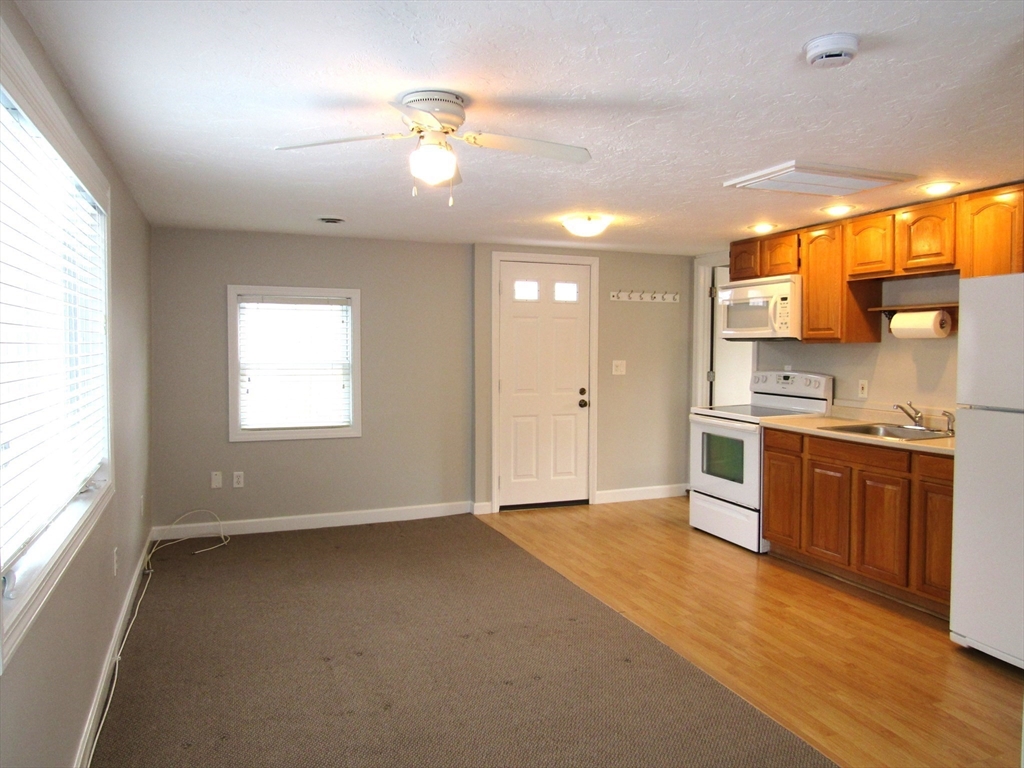 1 bed, 1 bath apartment for rent at 14 Monack Rd Unit 0, Buzzards Bay — photo 5 of 18