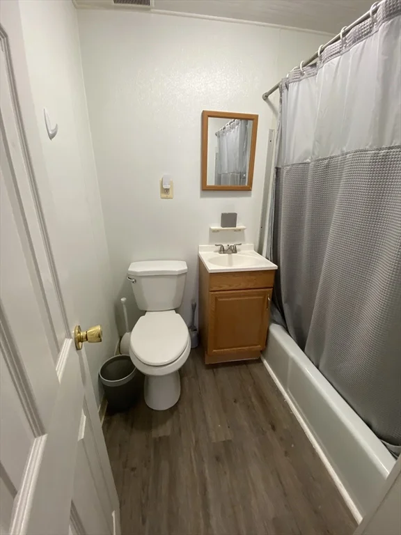 Studio bed, 1 bath apartment for rent at 14 Monument Sq Unit 1-1, Charlestown — photo 4 of 5