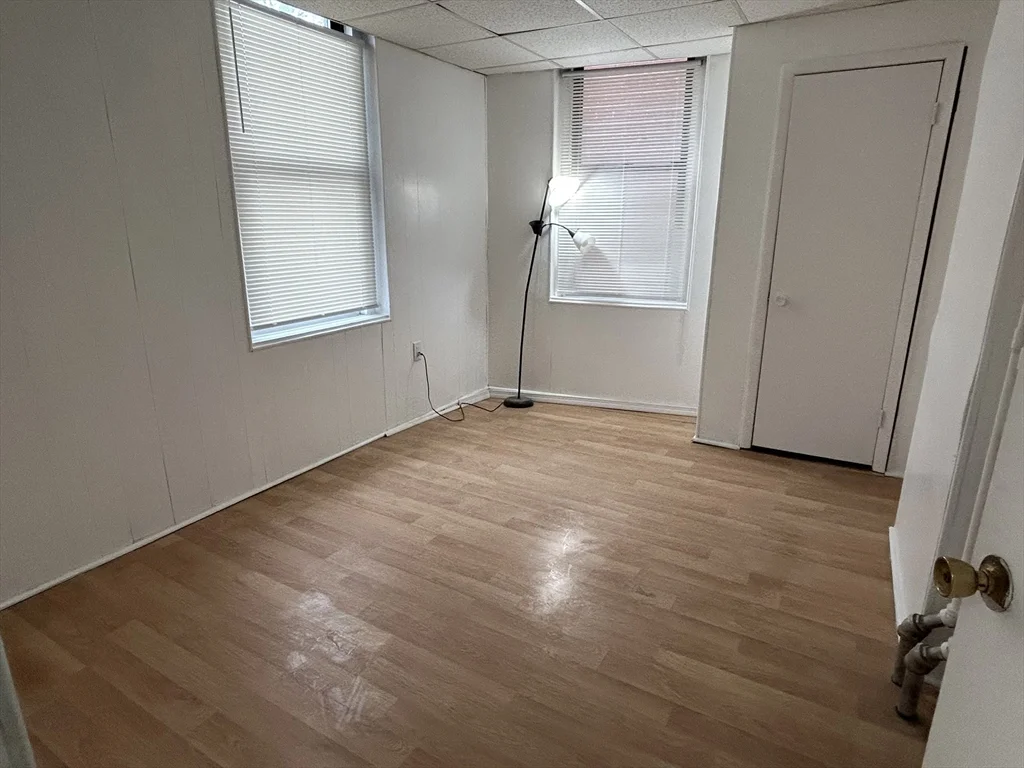 Studio bed, 1 bath apartment for rent at 14 Monument Sq Unit 1-3, Charlestown — photo 4 of 7
