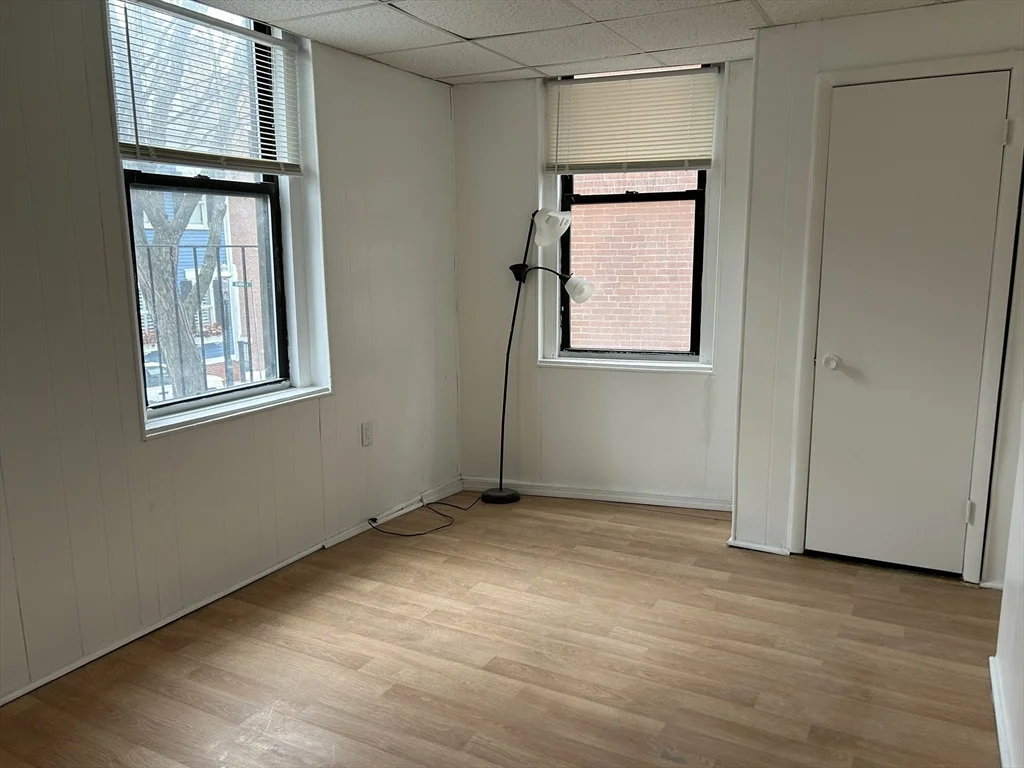 Studio bed, 1 bath apartment for rent at 14 Monument Sq Unit 1-3, Charlestown — photo 5 of 7