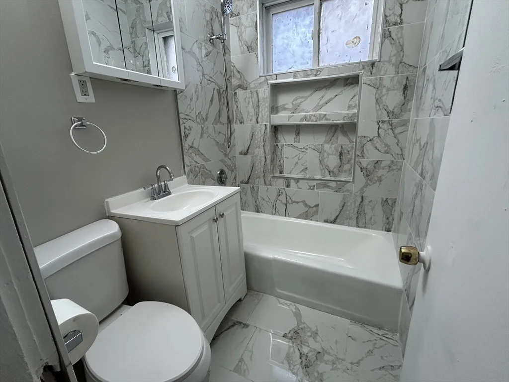 Studio bed, 1 bath apartment for rent at 14 Monument Sq Unit 1-3, Charlestown — photo 7 of 7
