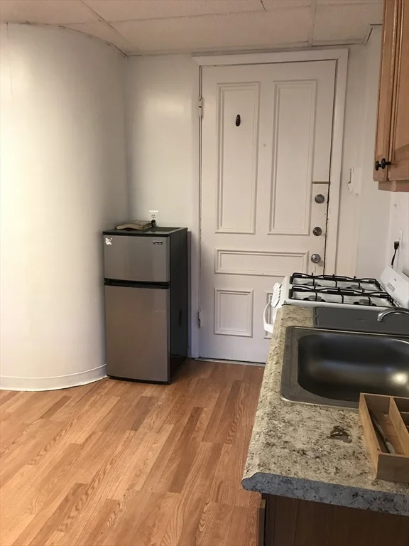 Studio bed, 1 bath apartment for rent at 14 Monument Sq Unit 2-5, Charlestown