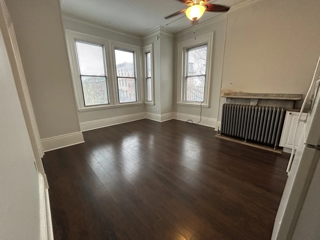Studio bed, 1 bath apartment for rent at 14 Monument Sq Unit 2-6, Charlestown — photo 3 of 7