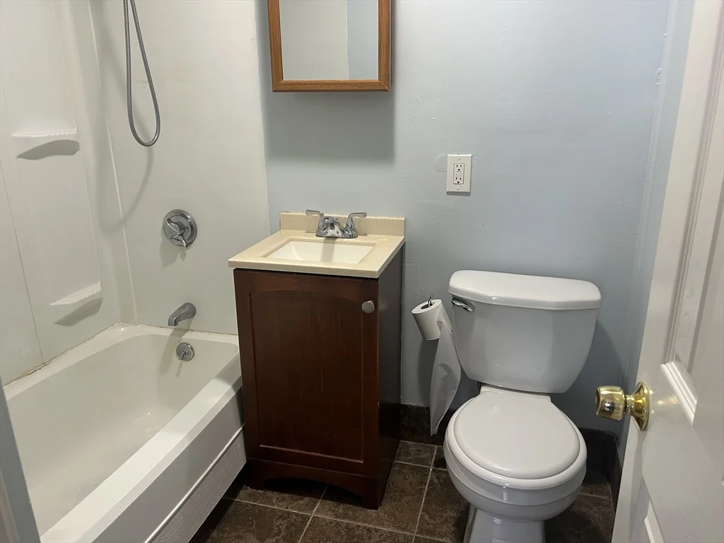 Studio bed, 1 bath apartment for rent at 14 Monument Sq Unit 2-6, Charlestown — photo 7 of 7
