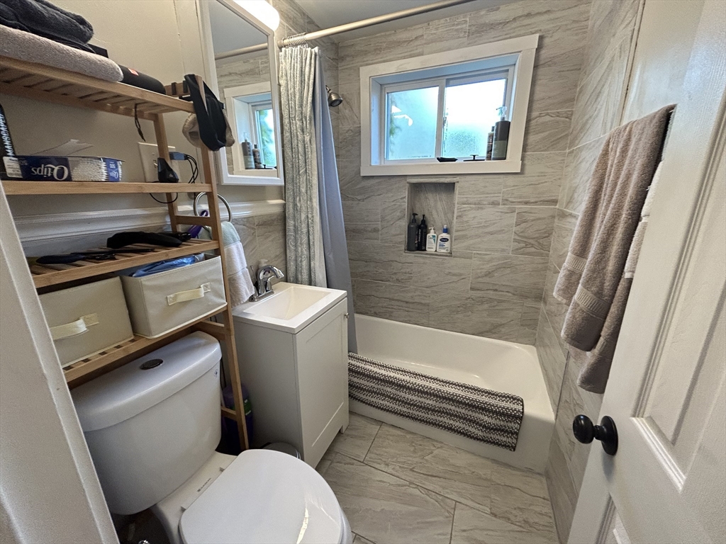 1 bed, 1 bath apartment for rent at 14 Monument Sq Unit 2-7, Charlestown — photo 7 of 7