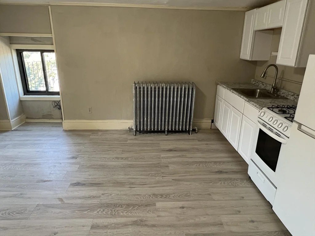 1 bed, 1 bath apartment for rent at 14 Monument Sq Unit 4-11, Charlestown — photo 2 of 6