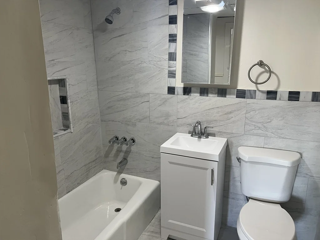 1 bed, 1 bath apartment for rent at 14 Monument Sq Unit 4-11, Charlestown — photo 6 of 6