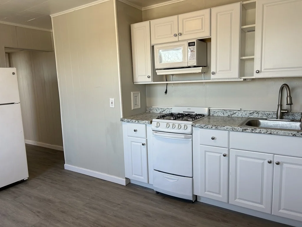 1 bed, 1 bath apartment for rent at 14 Monument Sq Unit 7, Charlestown — photo 2 of 12