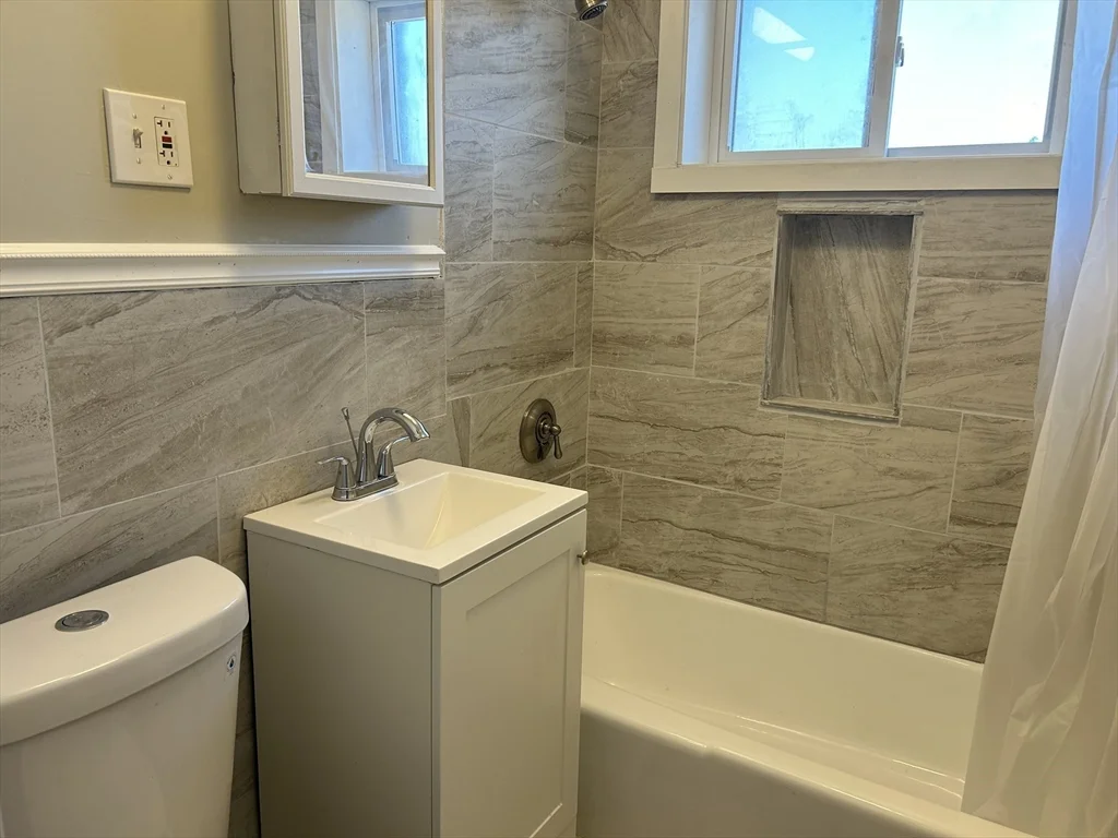 1 bed, 1 bath apartment for rent at 14 Monument Sq Unit 7, Charlestown — photo 12 of 12