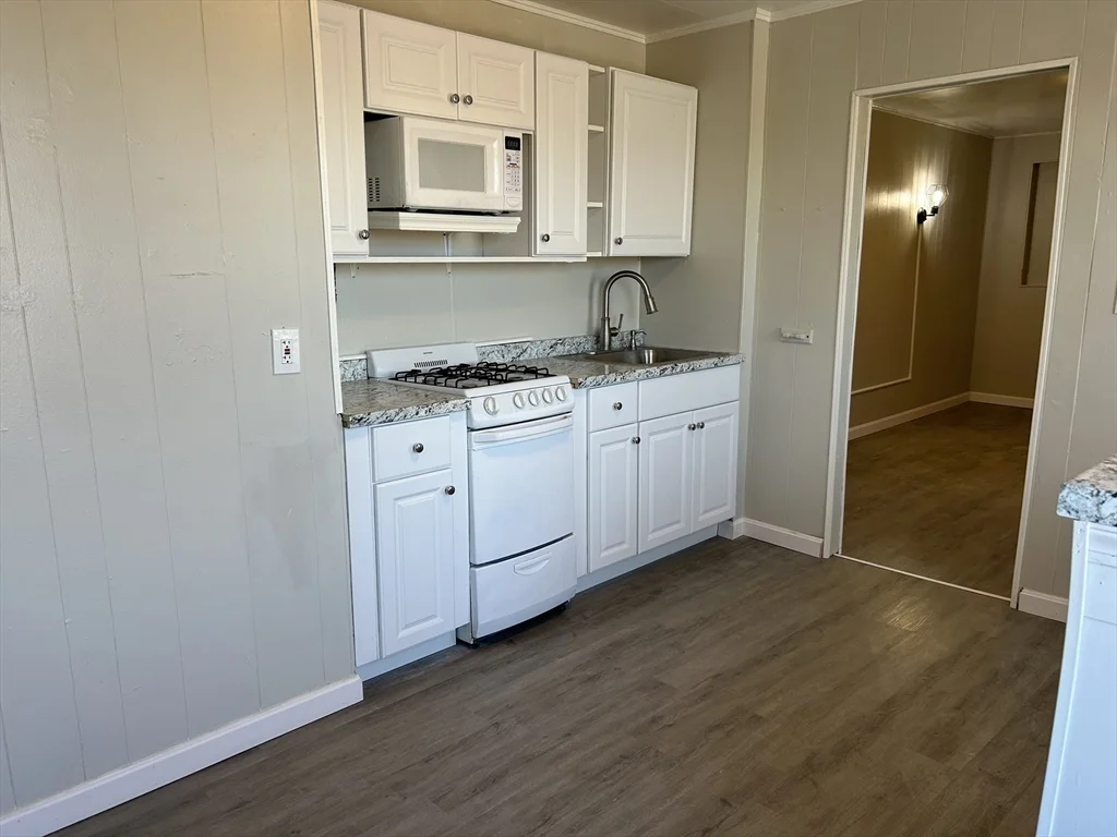1 bed, 1 bath apartment for rent at 14 Monument Sq Unit 7, Charlestown — photo 5 of 12