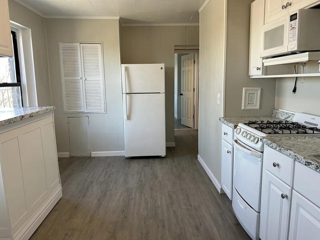 1 bed, 1 bath apartment for rent at 14 Monument Sq Unit 7, Charlestown — photo 3 of 12