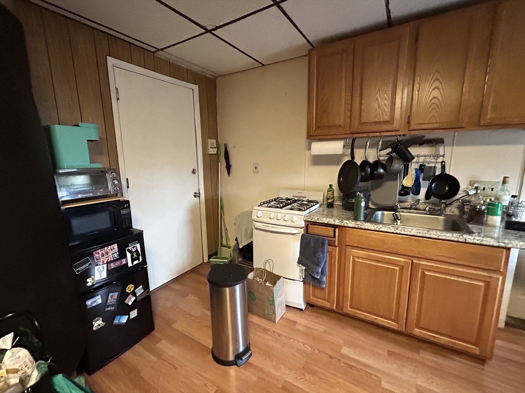Studio bed, 1 bath apartment for rent at 14 Monument Sq Unit 8, Charlestown — photo 1 of 9