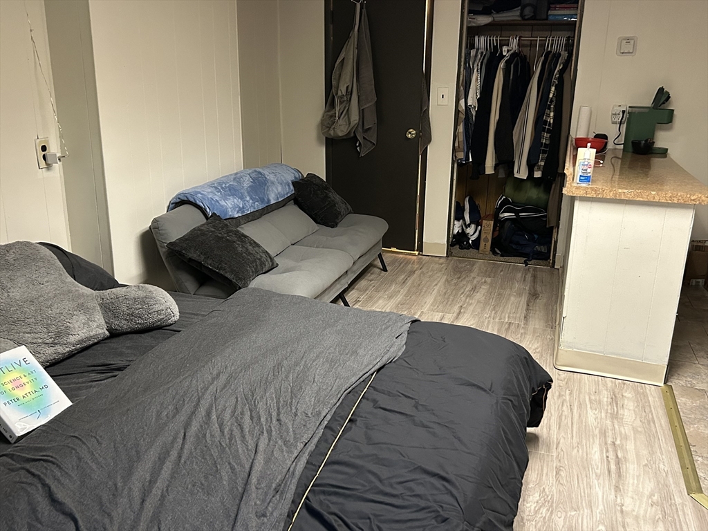 Studio bed, 1 bath apartment for rent at 14 Monument Sq Unit F, Charlestown — photo 5 of 6