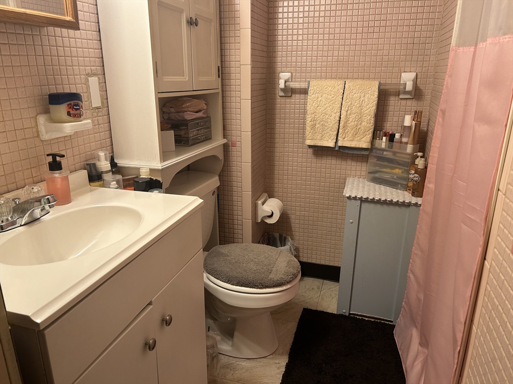 Studio bed, 1 bath apartment for rent at 14 Monument Sq Unit F, Charlestown — photo 6 of 6
