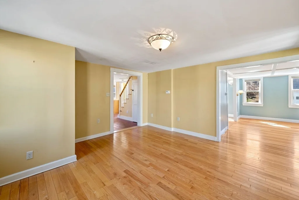 4 bed, 1 bath apartment for rent at 14 Morse Ct, Kettle Cove Village — photo 7 of 31