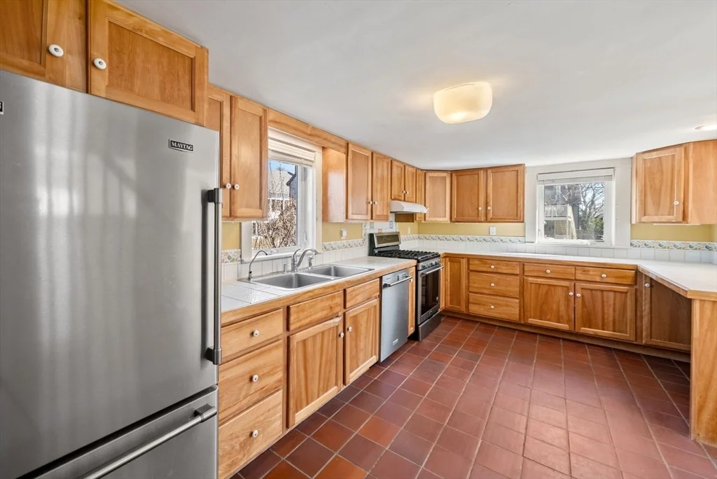 4 bed, 1 bath apartment for rent at 14 Morse Ct, Kettle Cove Village — photo 11 of 31