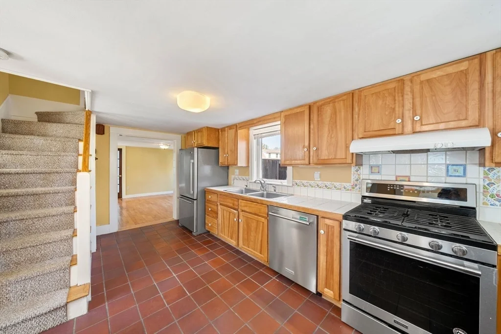 4 bed, 1 bath apartment for rent at 14 Morse Ct, Kettle Cove Village — photo 14 of 31