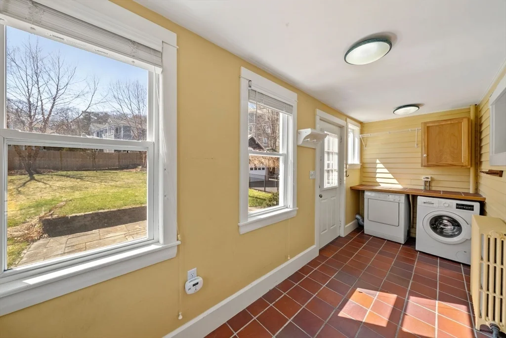 4 bed, 1 bath apartment for rent at 14 Morse Ct, Kettle Cove Village — photo 16 of 31