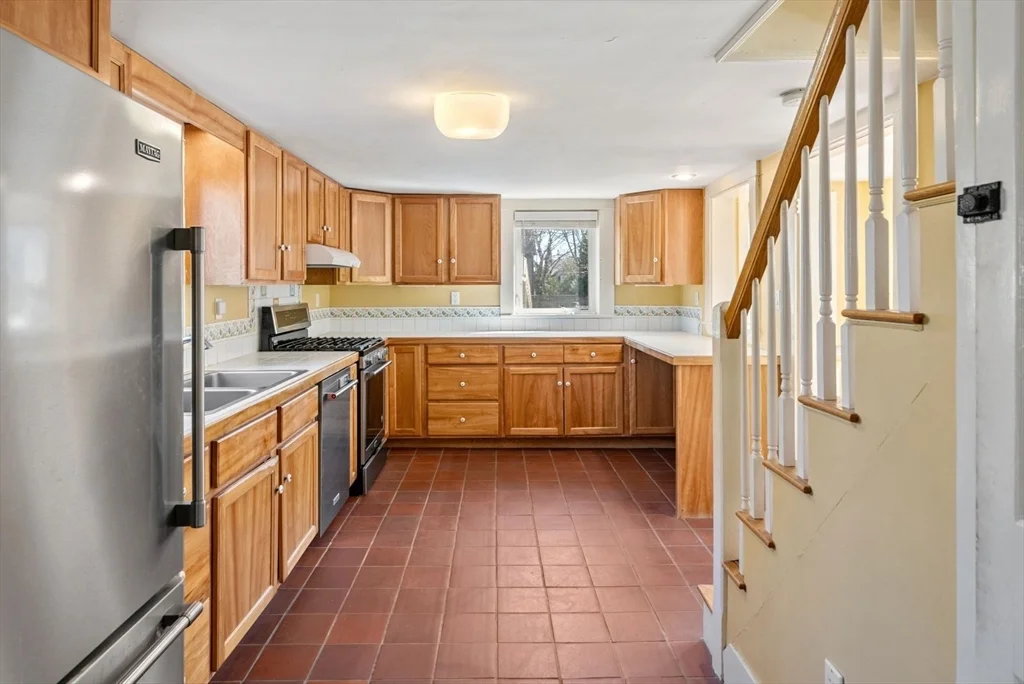 4 bed, 1 bath apartment for rent at 14 Morse Ct, Kettle Cove Village — photo 10 of 31