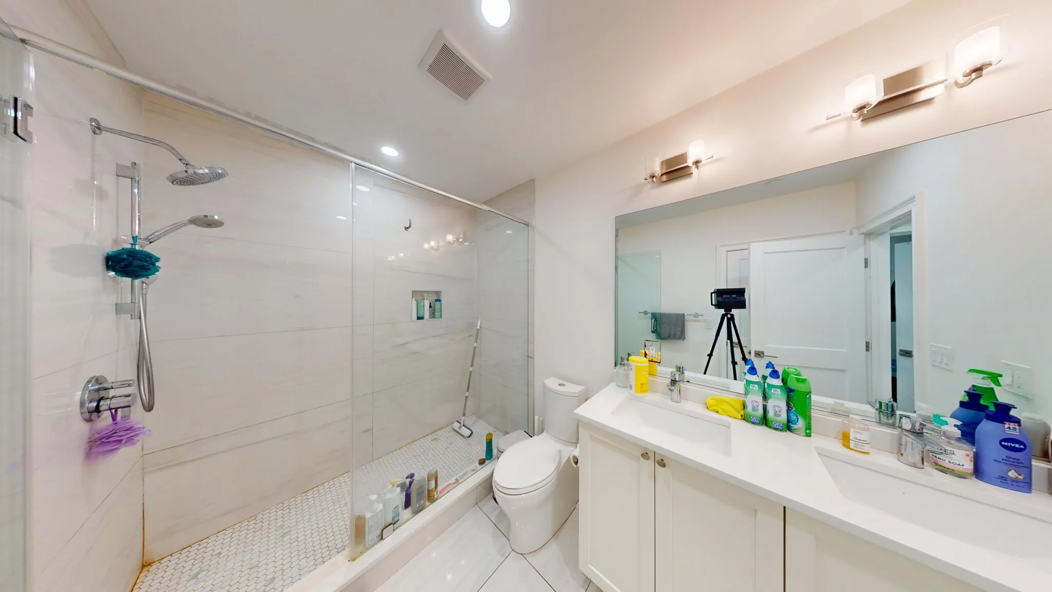 4 bed, 2 bath apartment for rent at 14 Mount Hood Rd Unit 1, Brighton — photo 11 of 19