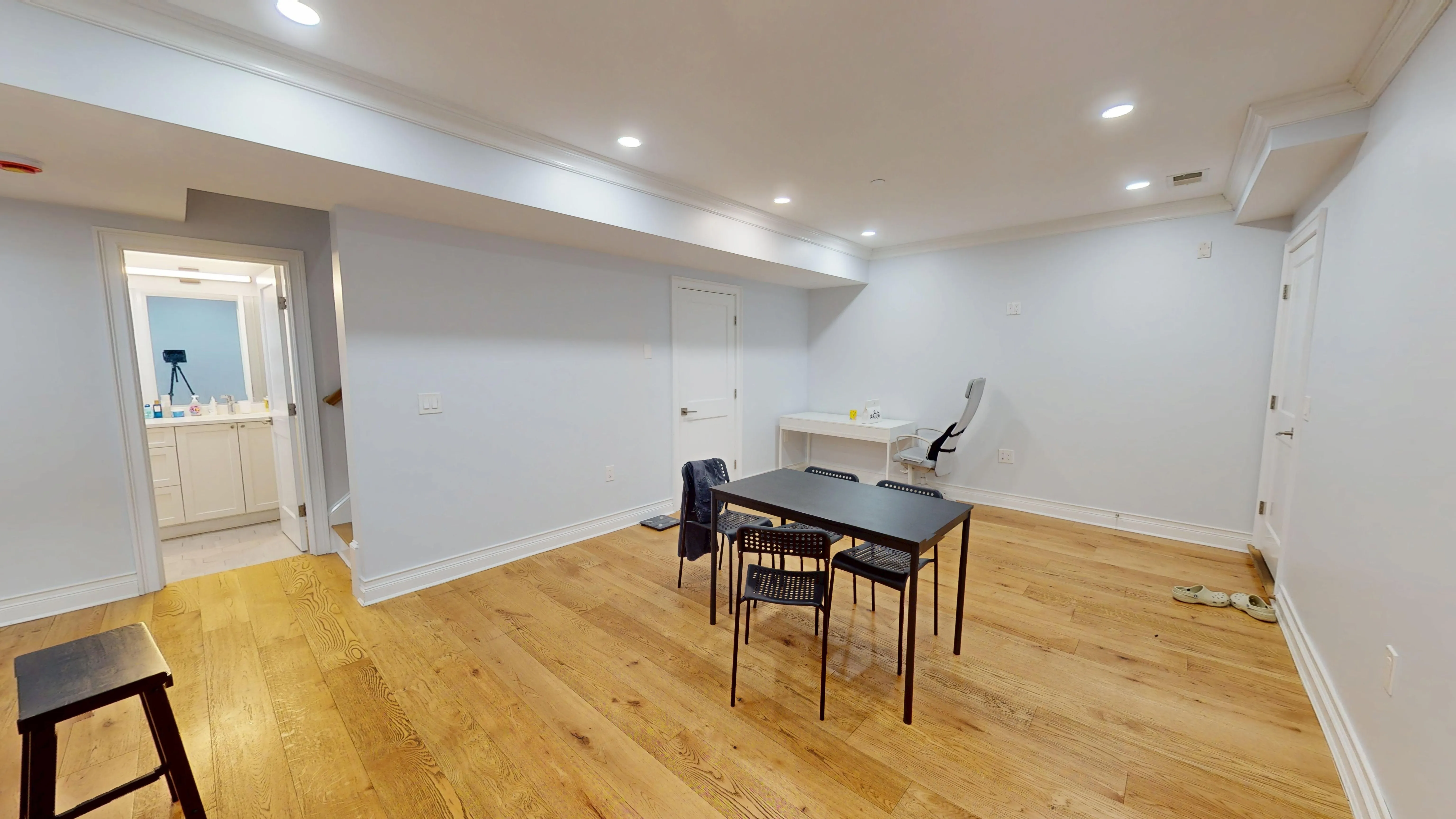 3 bed, 2 bath apartment for rent at 14 Mount Hood Rd Unit 2, Brighton — photo 3 of 21