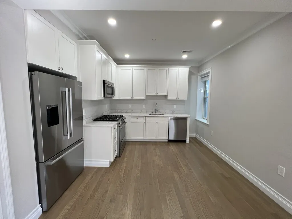 2 bed, 1 bath apartment for rent at 14 Mount Hood Rd Unit 6, Brighton — photo 1 of 12