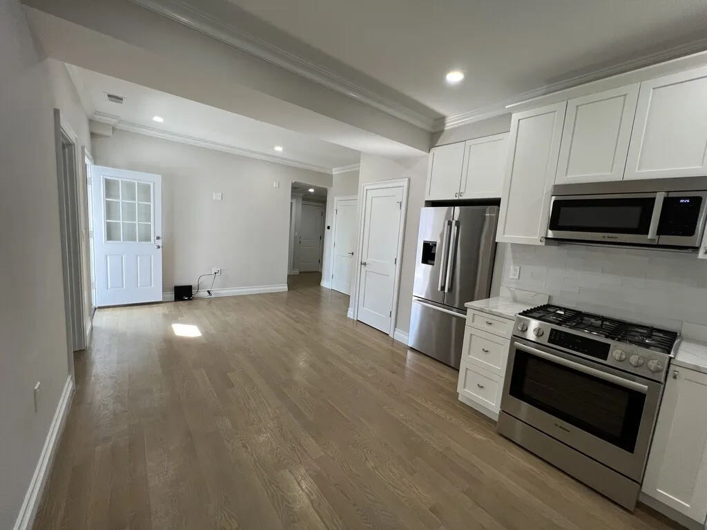 2 bed, 1 bath apartment for rent at 14 Mount Hood Rd Unit 6, Brighton — photo 5 of 12