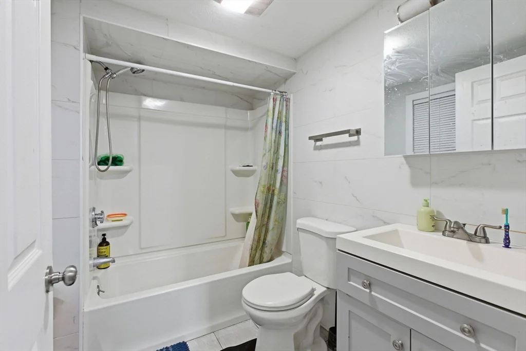 3 bed, 2 bath apartment for rent at 14 Mount Pleasant Ave, Dracut — photo 8 of 24