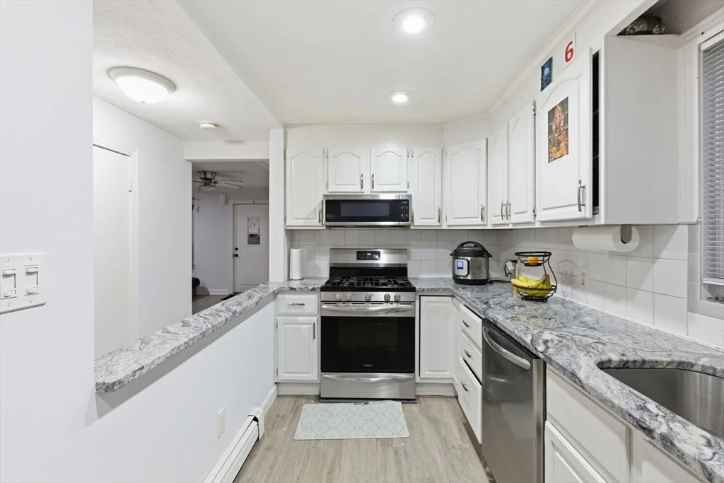 3 bed, 2 bath apartment for rent at 14 Mount Pleasant Ave, Dracut — photo 6 of 24
