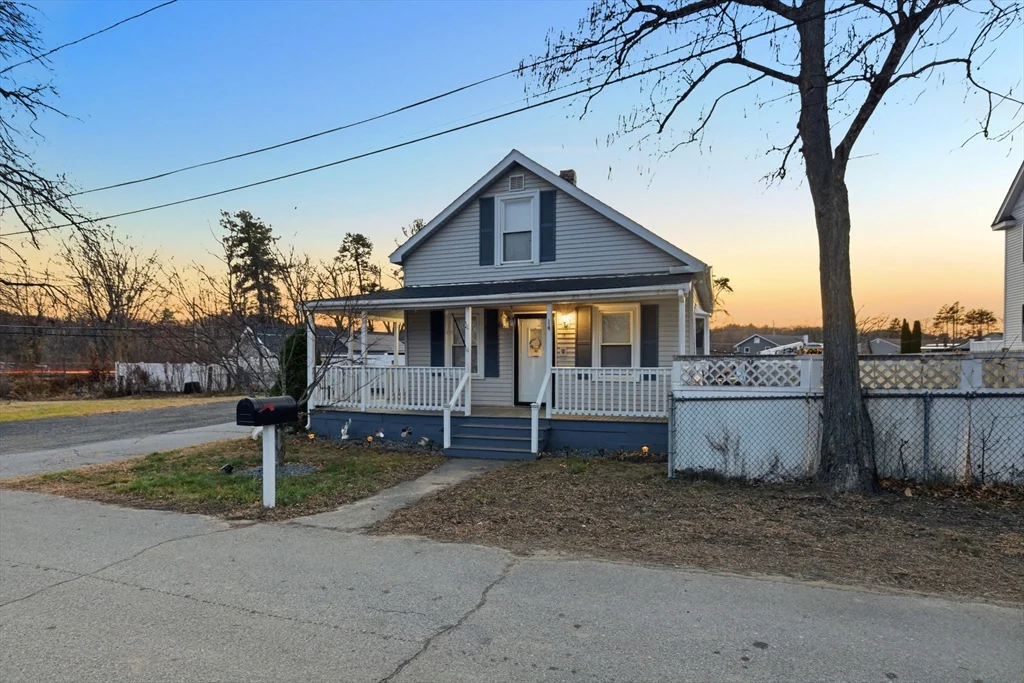 3 bed, 2 bath apartment for rent at 14 Mount Pleasant Ave, Dracut — photo 1 of 24