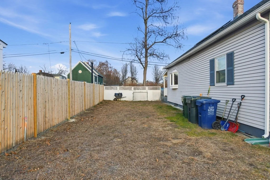 3 bed, 2 bath apartment for rent at 14 Mount Pleasant Ave, Dracut — photo 4 of 24