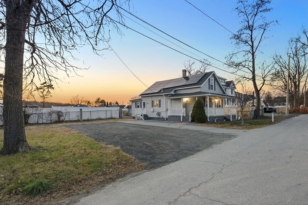 3 bed, 2 bath apartment for rent at 14 Mount Pleasant Ave, Dracut — photo 2 of 24