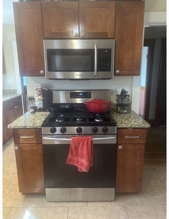 4 bed, 2 bath apartment for rent at 14 Murray Hill Rd Unit 12, Cambridge — photo 7 of 19