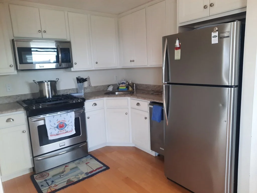 3 bed, 1 bath apartment for rent at 14 Newton St Unit 14, Scituate — photo 4 of 9