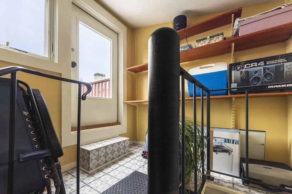 1 bed, 1 bath apartment for rent at 14 Nicholson Hill Unit B, Marblehead — photo 18 of 22