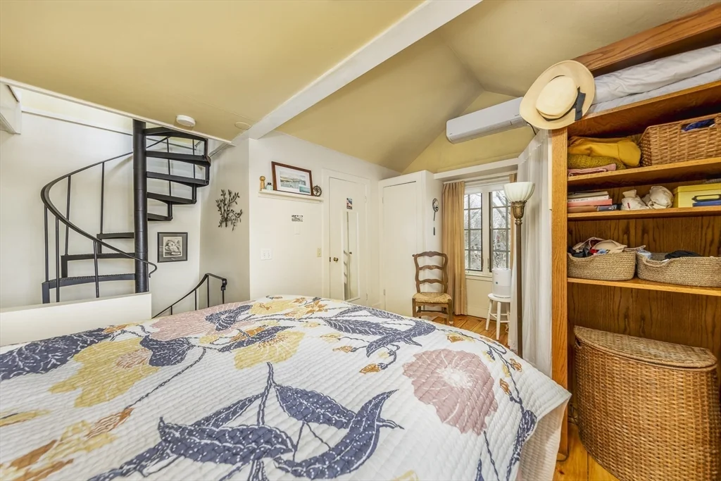 1 bed, 1 bath apartment for rent at 14 Nicholson Hill Unit B, Marblehead — photo 12 of 22